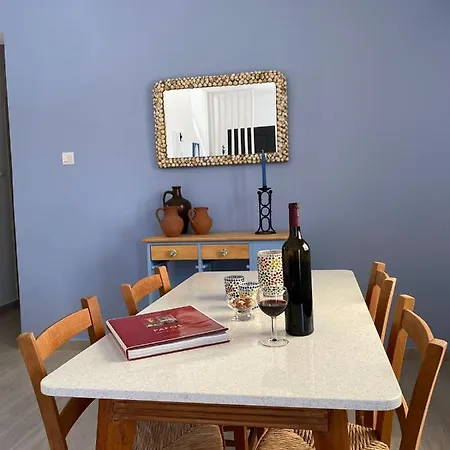 דירה Shades Of Blue Apartment. פאפוס