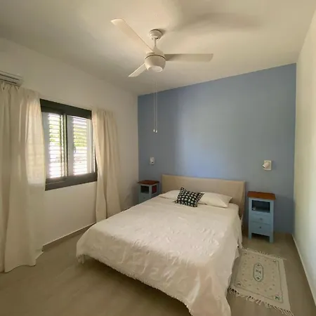 Appartement Shades Of Blue Apartment. Paphos
