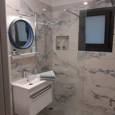 Shades Of Blue Apartment. Appartement *