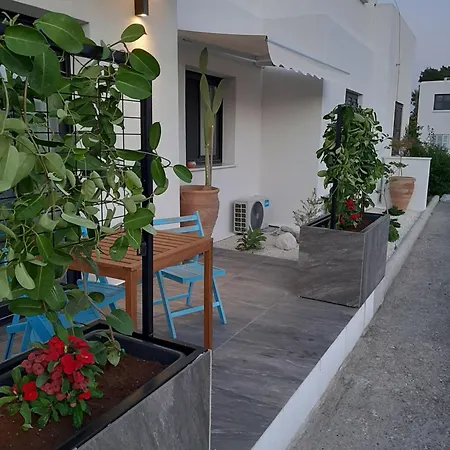 Shades Of Blue Apartment. Appartement Paphos